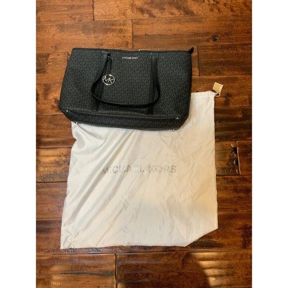 Michael Kors Black Pebbeled Leather Maisie Large Logo 3-in-1 Tote Bag - Picture 10 of 11